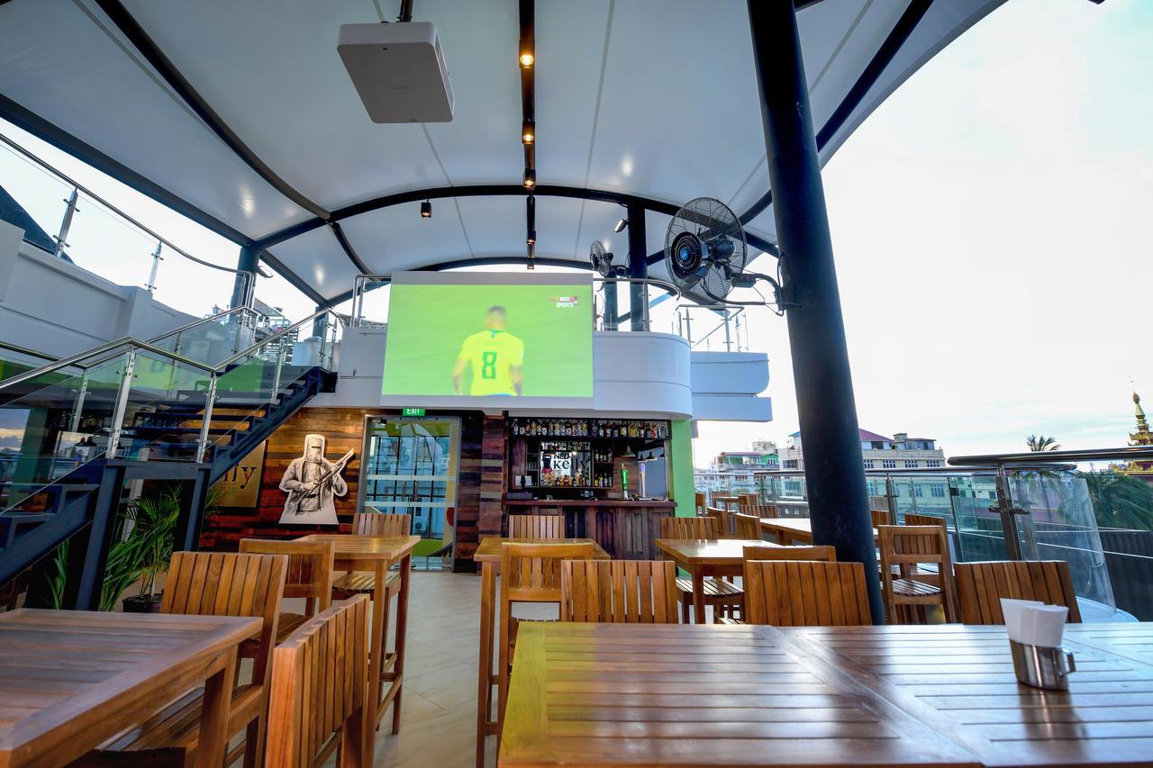 Ned Kelly Hotel & Irish Pub Mandalaj Zewnętrze zdjęcie