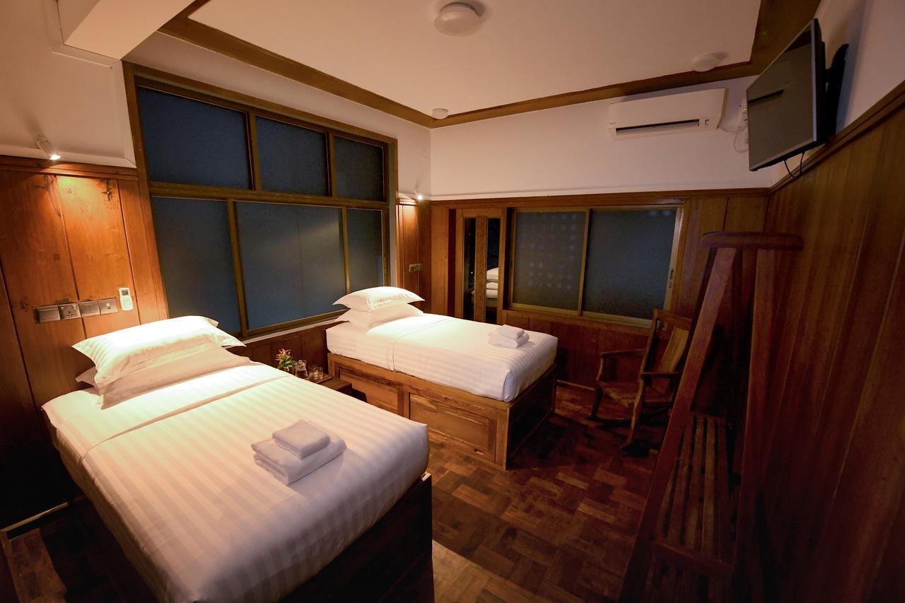 Ned Kelly Hotel & Irish Pub Mandalaj Zewnętrze zdjęcie