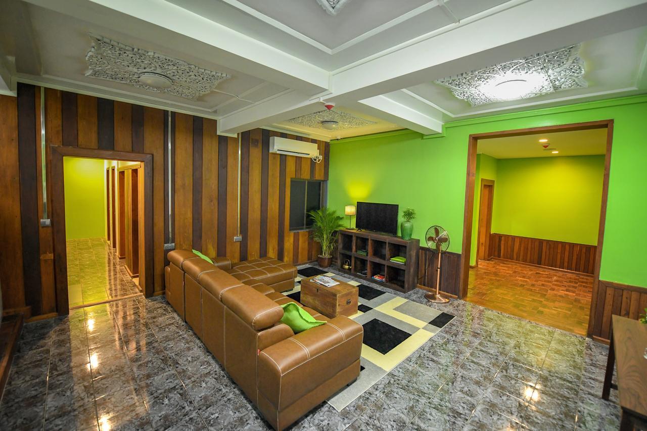 Ned Kelly Hotel & Irish Pub Mandalaj Zewnętrze zdjęcie