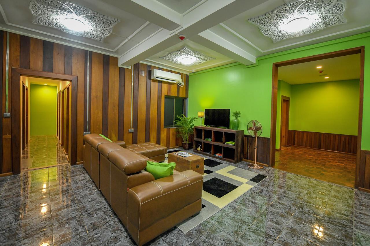 Ned Kelly Hotel & Irish Pub Mandalaj Zewnętrze zdjęcie